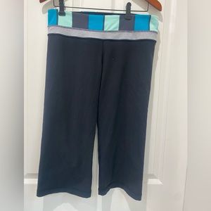 🚨Trendy again! Vintage Lululemon! 🚨 Lululemon reversible capri leggings